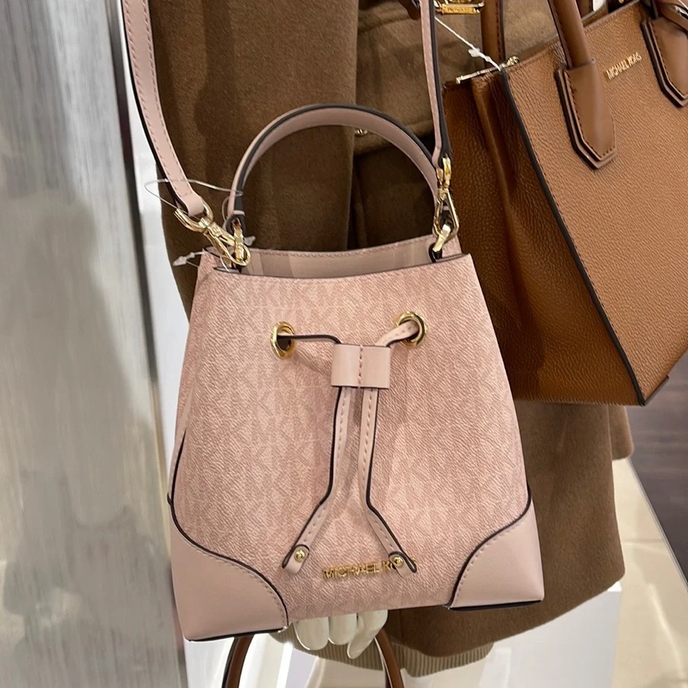 MICHAEL KORS 35F2GM9M1B MERCER SMALL BUCKET DRAWSTRING CROSSBODY
Dk Powder Blush - Picture 7 of 16